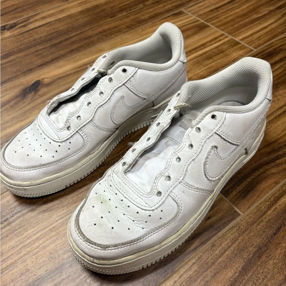Nike Boys Air Force 1 Triple White Low Top Sneakers Shoes, Size 5Y